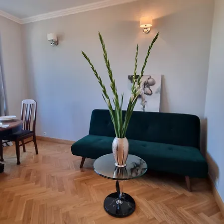 Apartment Belweder Klonowa Warsaw